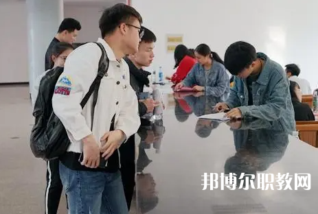 2025安慶公辦中專學(xué)校最新排名前三名單