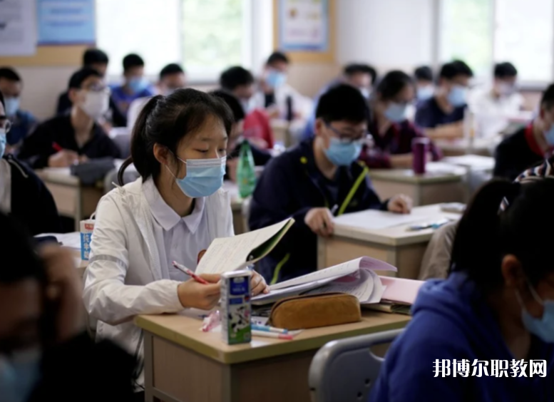 2025咸陽技工學(xué)校最新排名前三名單