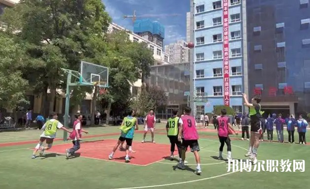 甘肅2025年鐵路學(xué)校怎么樣報名