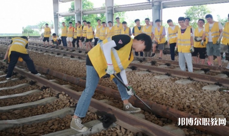 甘肅2025年現(xiàn)在讀鐵路學(xué)校什么專業(yè)好