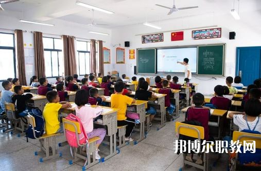 2025鄭州職業(yè)學校最新排名前三名單