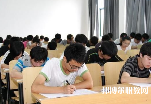 2025甘孜中職學(xué)校最新排名前三名單