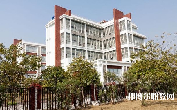 湖北2025年初中生考什么鐵路學(xué)校