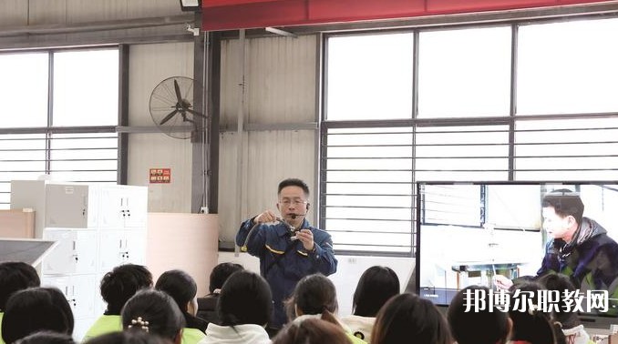 湖北2025年讀鐵路學校需要什么條件