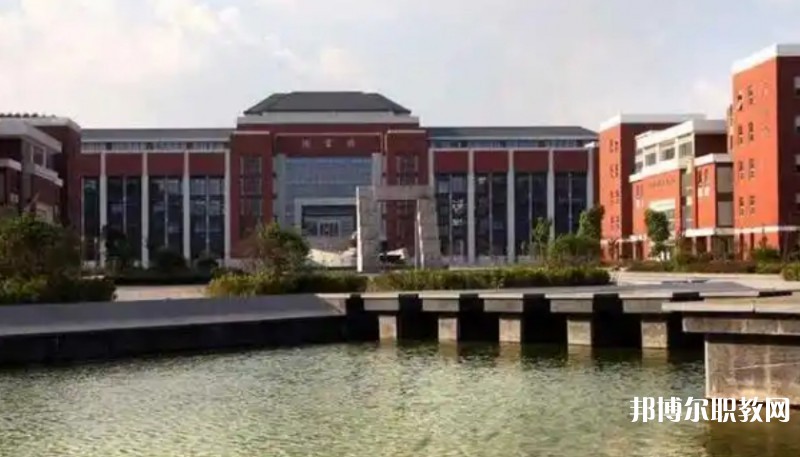 湖北2025年哪些學校有鐵路學校