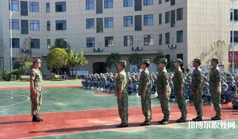 湖北2025年男生讀鐵路學校學什么好