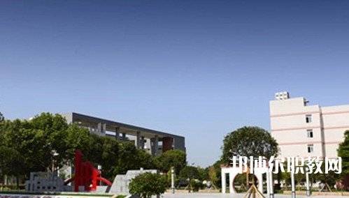 成都2025年初中生可以上什么鐵路學(xué)校