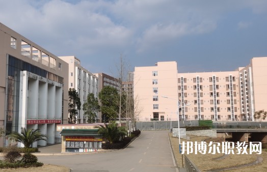 成都2025年初中生怎么考鐵路學(xué)校