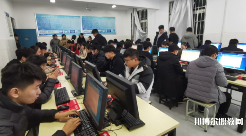 自貢2025年初中生不去鐵路學(xué)校怎么辦