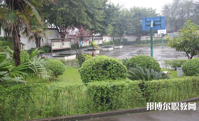 自貢2025年初中生讀什么鐵路學(xué)校