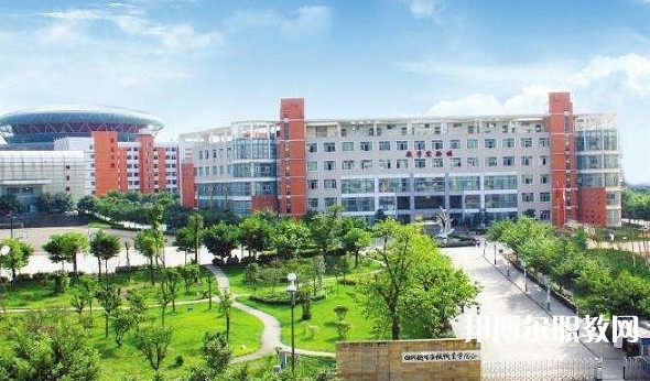 自貢2025年初中生可以考什么鐵路學(xué)校