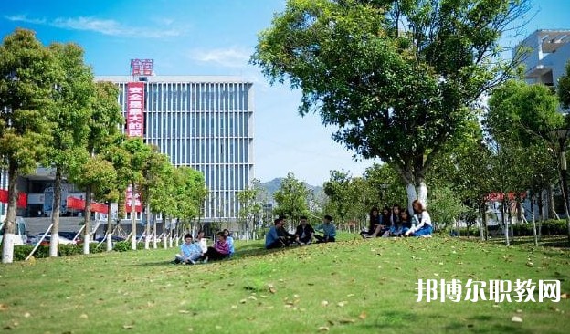 自貢2025年初中生可以去什么鐵路學(xué)校