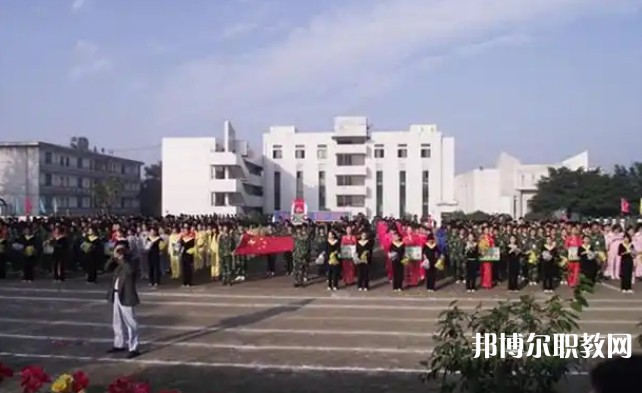 自貢2025年初中生可以去鐵路學(xué)校嗎