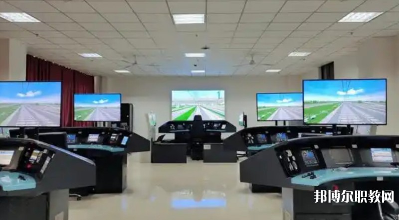 自貢2025年讀鐵路學(xué)校需要什么證件