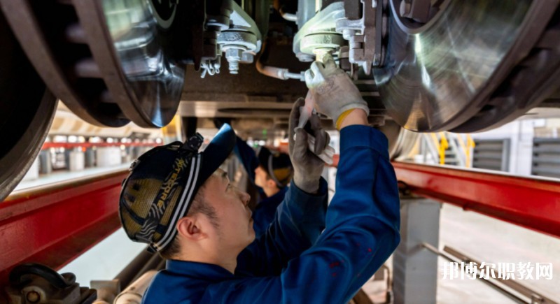 自貢2025年讀鐵路學(xué)校學(xué)什么技術(shù)好