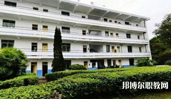 自貢2025年讀鐵路學(xué)校有沒有用