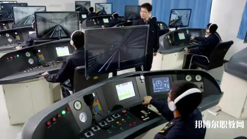 自貢2025年讀鐵路學(xué)校有前途嗎