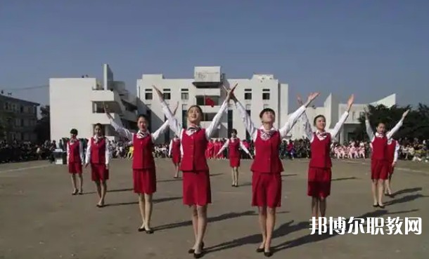 自貢2025年鐵路學(xué)校好還是職高好