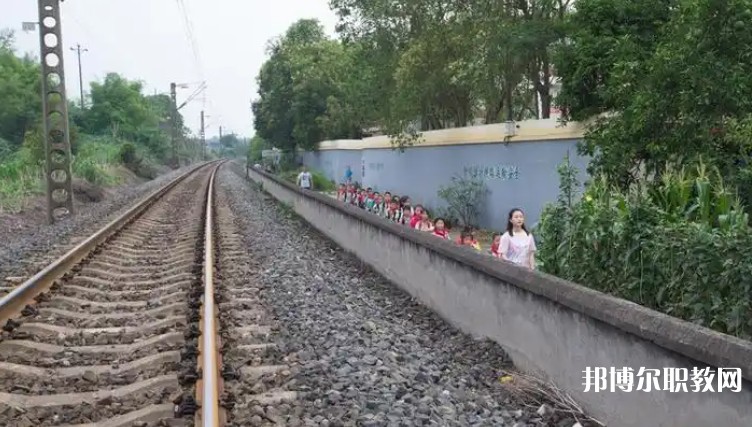 自貢2025年鐵路學(xué)校就業(yè)前景怎么樣