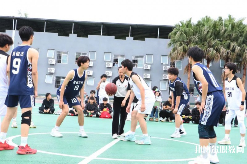 四川蜀都衛(wèi)生學校2025年招生辦聯(lián)系電話