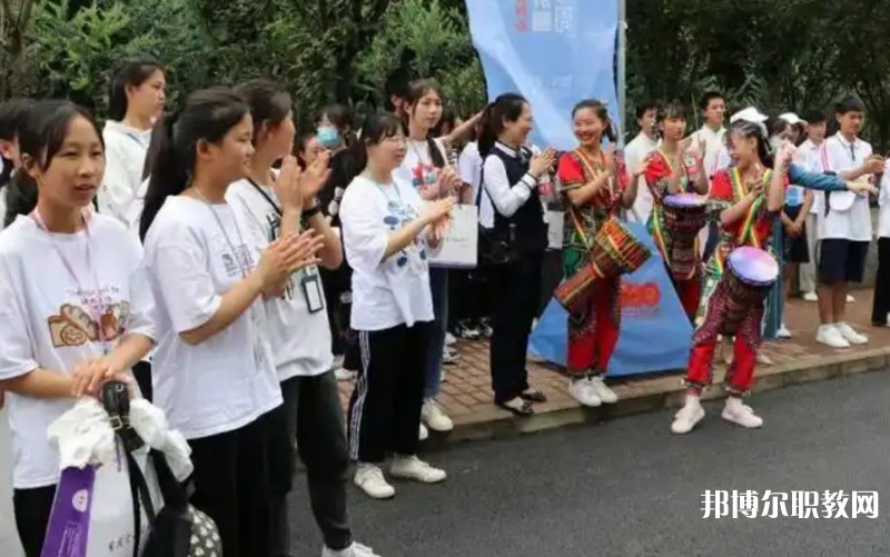 自貢2025年鐵路學(xué)校要多少分