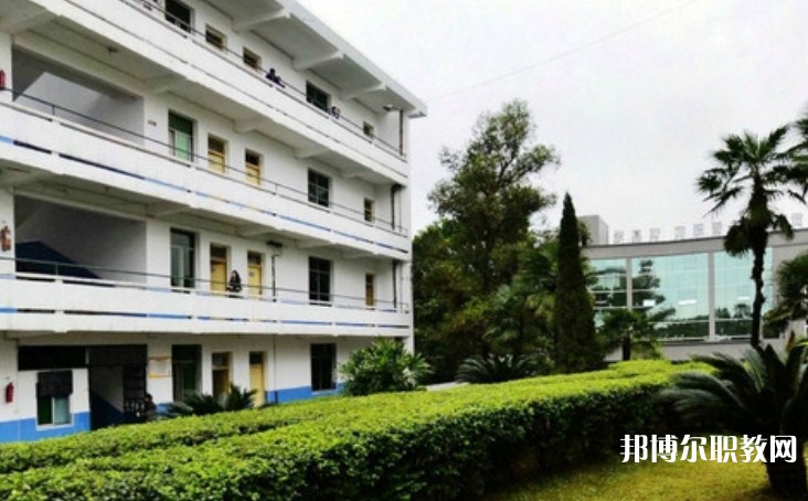 自貢2025年鐵路學(xué)校有哪些比較好