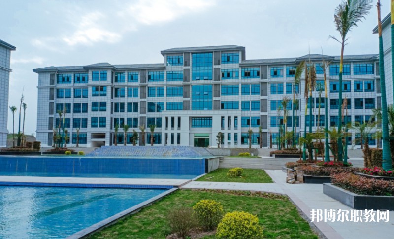 自貢2025年鐵路學校中專學校排名