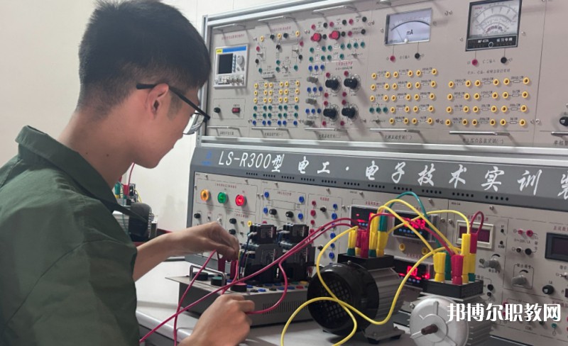 四川2025年初中生可以讀電工學(xué)校嗎