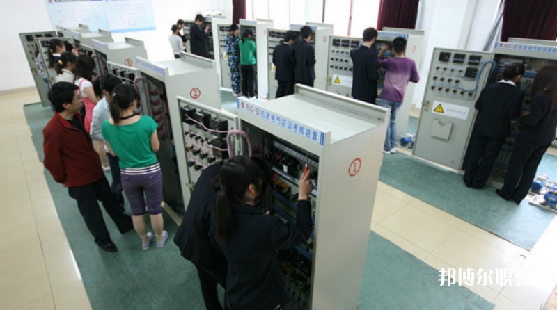 四川2025年讀電工學(xué)校學(xué)什么技術(shù)好