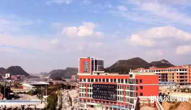 四川2025年男生初中畢業(yè)上電工學(xué)校