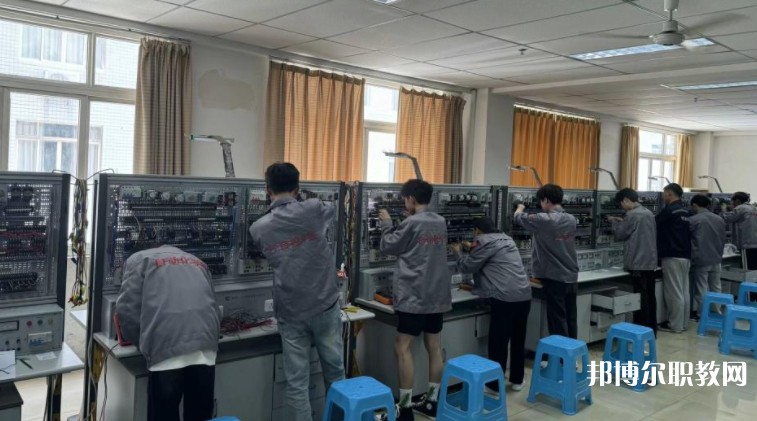 四川2025年女生讀電工學校有前途嗎